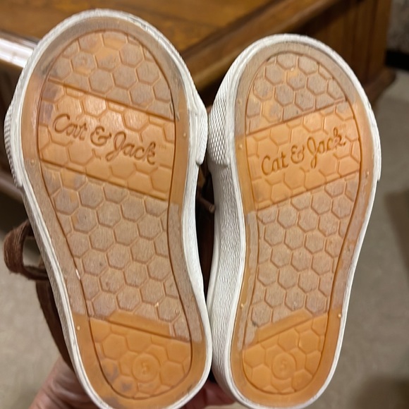 Cat & Jack tan little boy shoes. Size 5. Great condition! - Picture 9 of 9